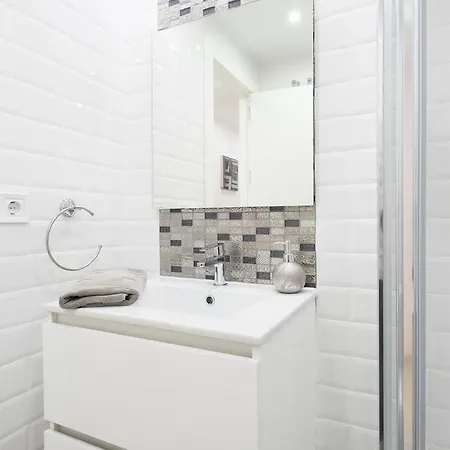 Pena Center Apartment *